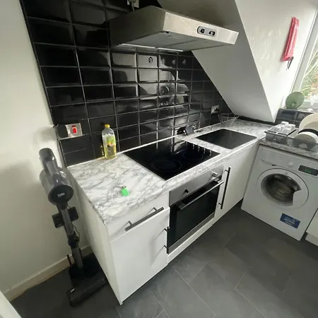 Spacious 2 Bedroom In Headingley Leeds