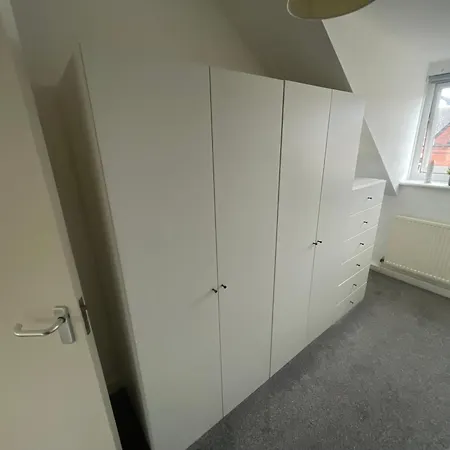 Spacious 2 Bedroom In Headingley Leeds Apartment *