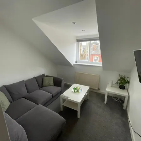 Spacious 2 Bedroom In Headingley Leeds *